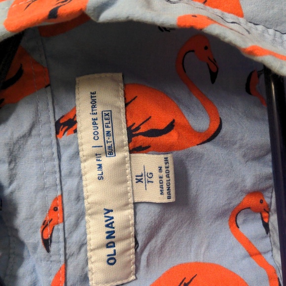 Old navy top🌴 - Picture 2 of 4